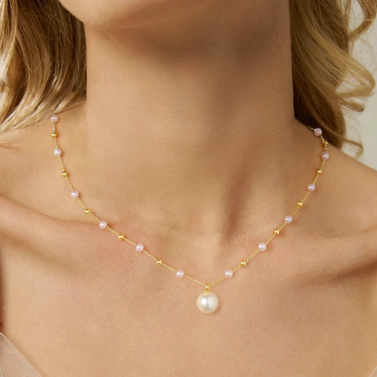 Yoosteel Pearl pendant necklace, Gold