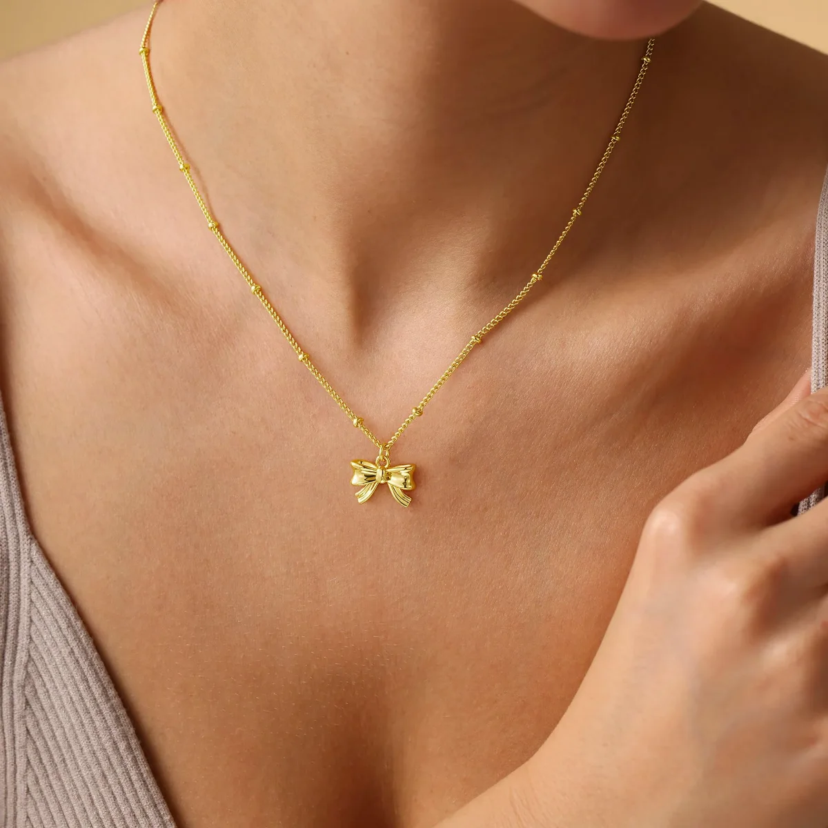 Yoosteel Wide bow necklace, Gold