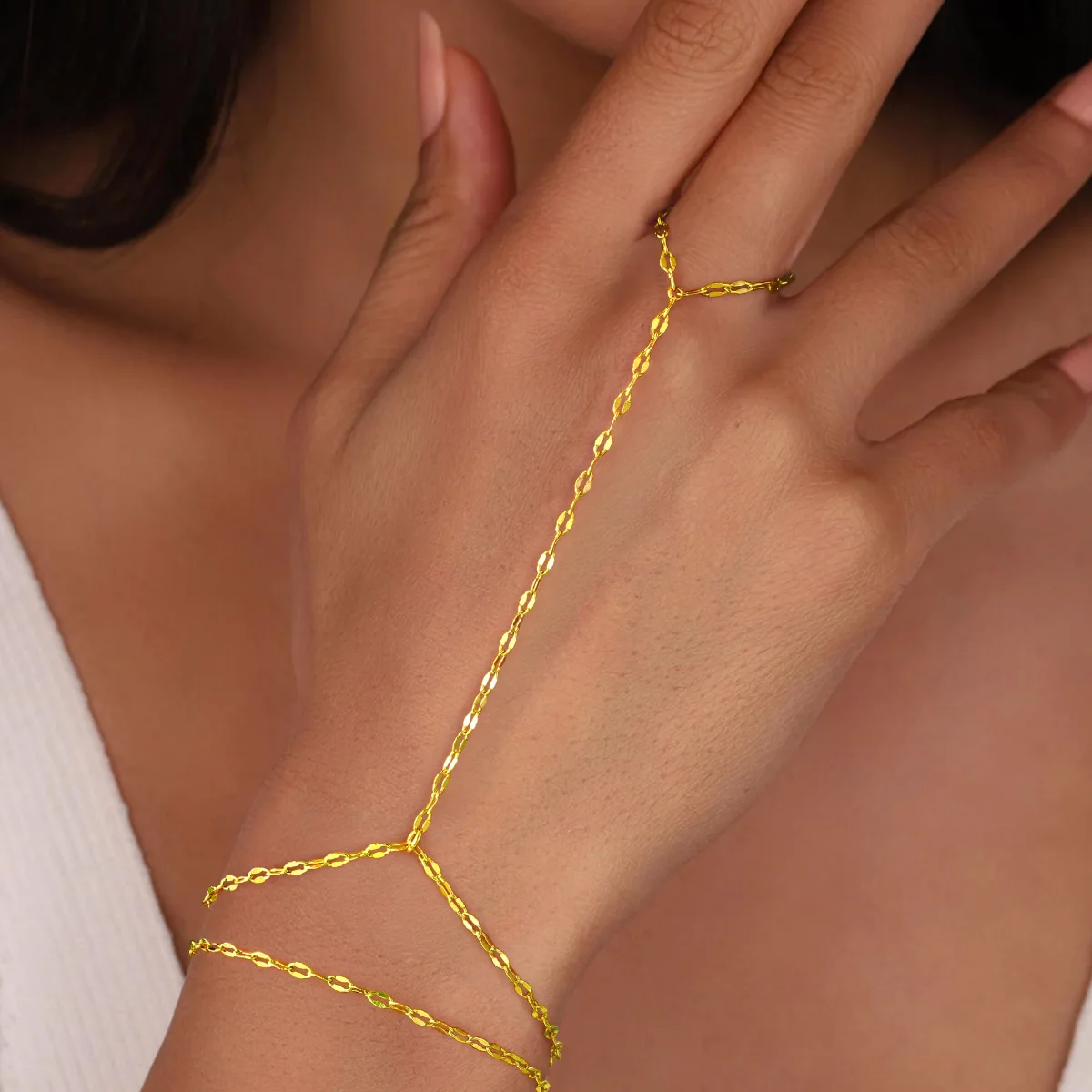 Yoosteel Lip charm hand chain, Gold