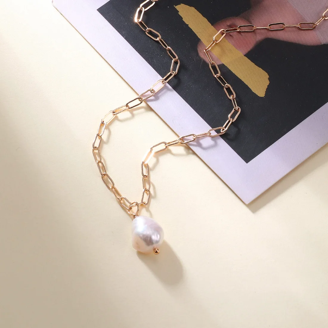 Yoosteel Single pearl pendant necklace, Gold, view 6