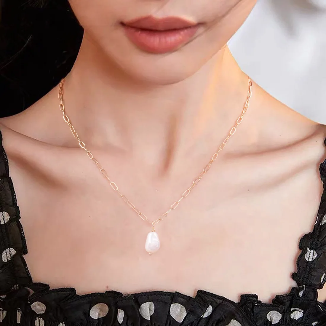 Yoosteel Single pearl pendant necklace, Gold, view 3