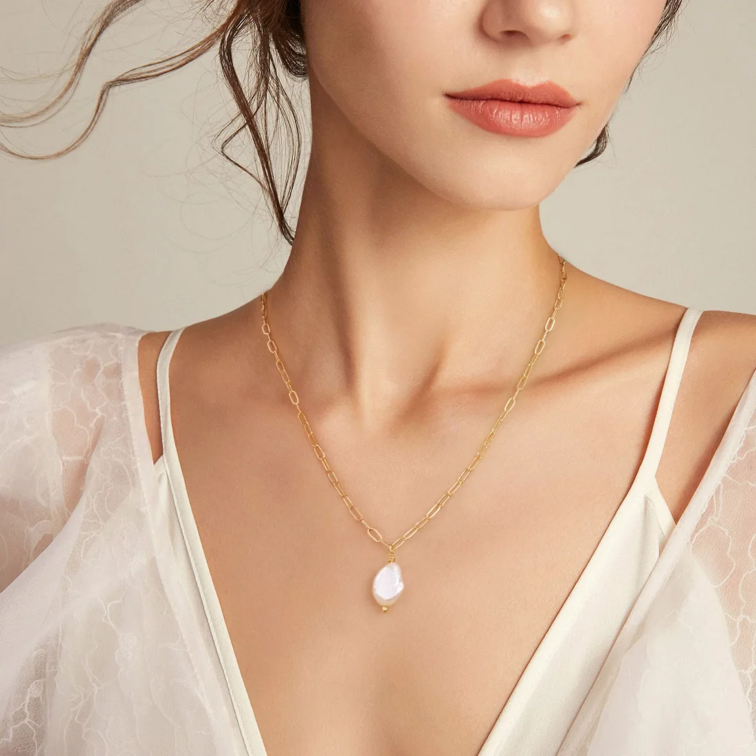 Yoosteel Single pearl pendant necklace, Gold, view 4
