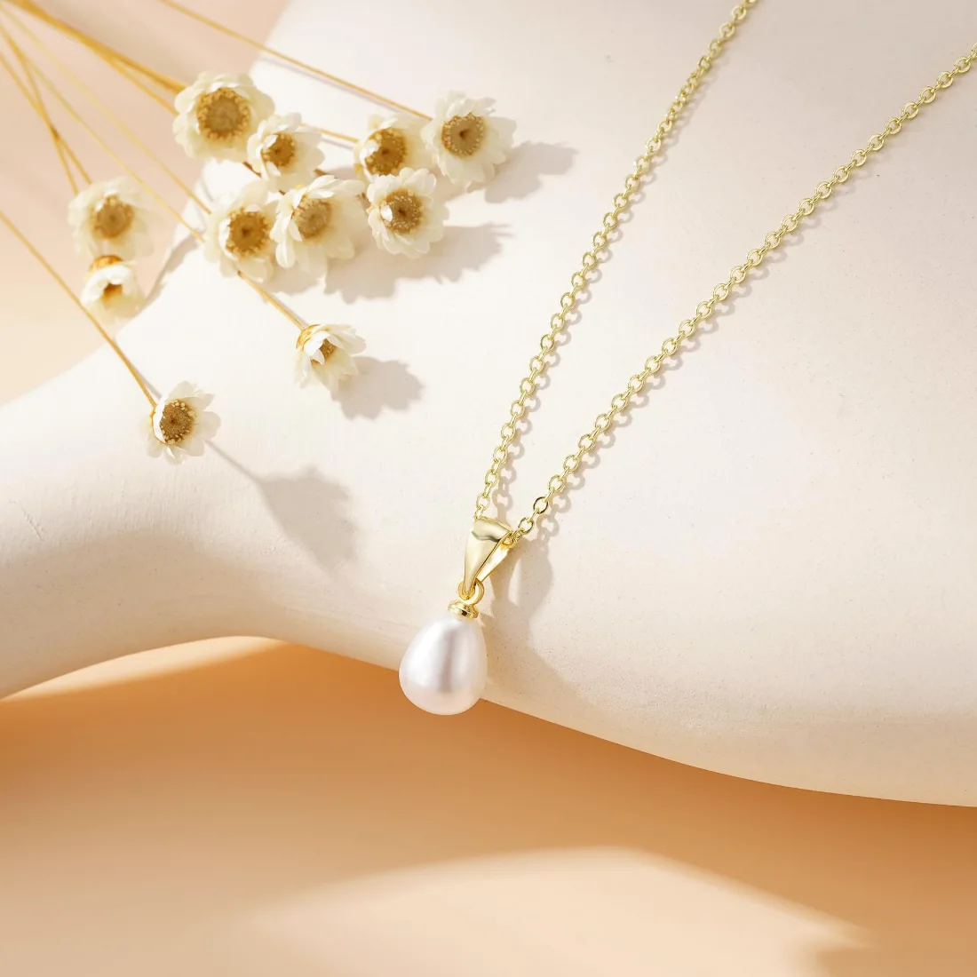 Yoosteel Drop pearl necklace, Gold, view 3