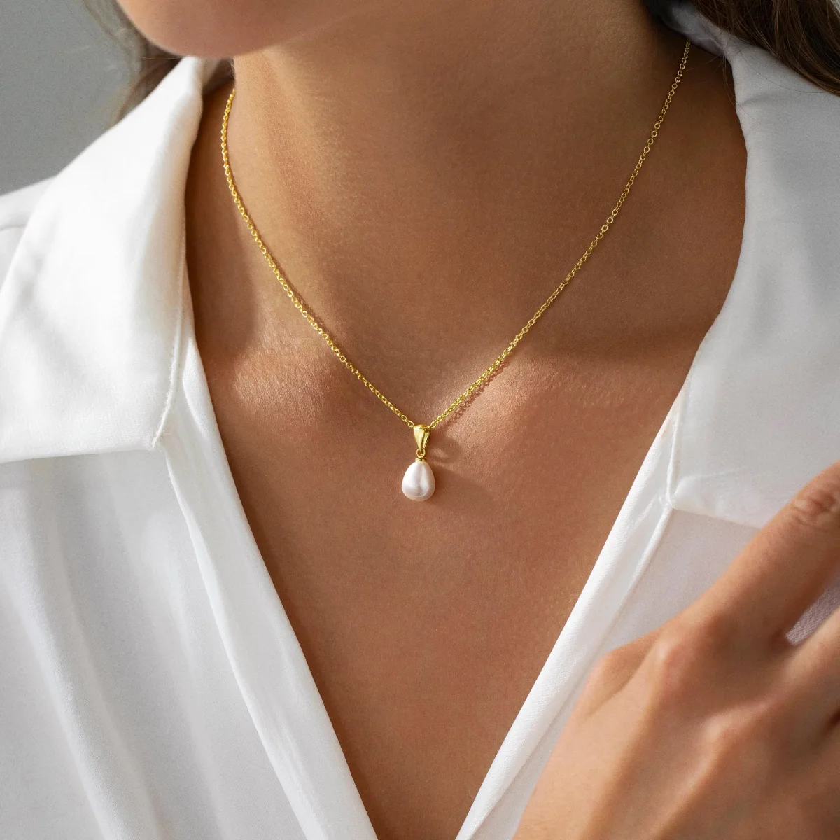 Yoosteel Drop pearl necklace, Gold